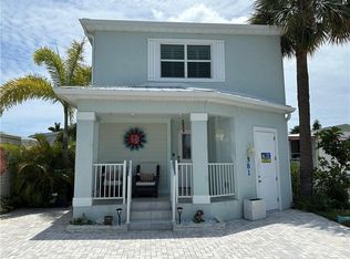 581 Nettles Blvd, Jensen Beach, FL 34957