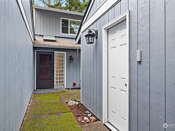 3rd image of 1500 Lake Park Dr #33
