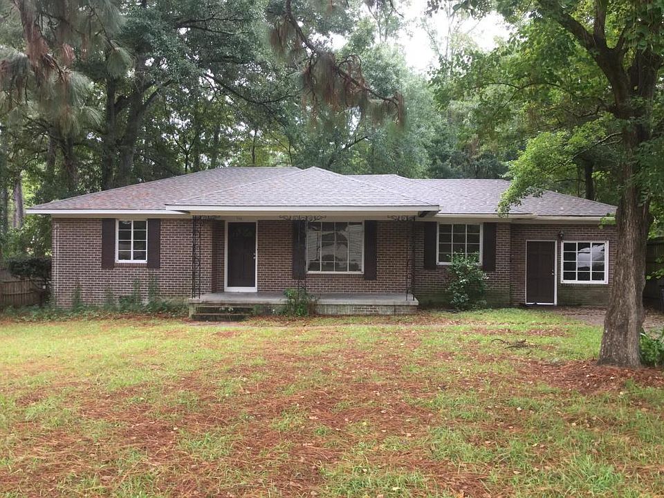 1st image of 702 Woodhaven Dr