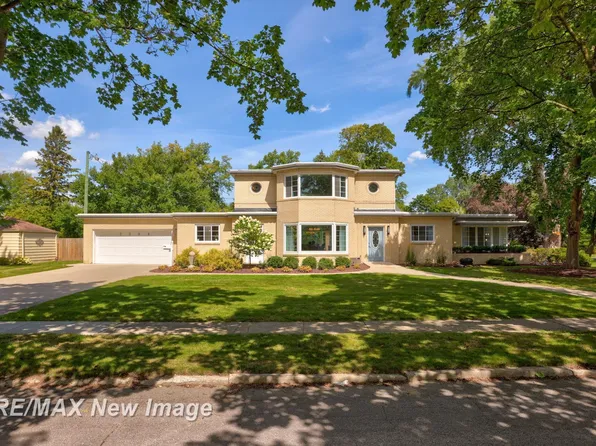 2309 Nurmi Dr, Bay City, MI 48708