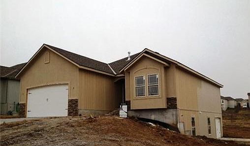 1st image of 2305 NE Treetop St