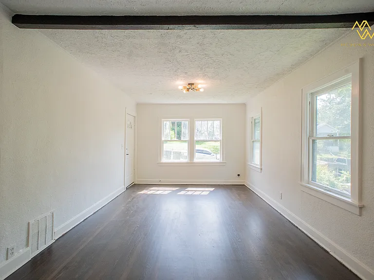 3938 Myrtle Ave — Photo 6