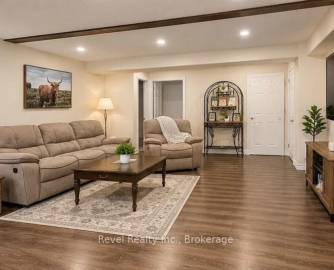 3 bed, $2,390 — Photo 3