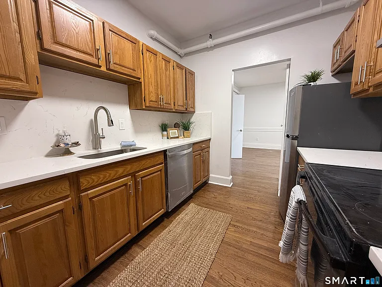 187 Bank St #302 — Photo 5