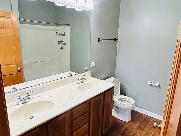 2215 Aurora Dr #1 — Photo 4