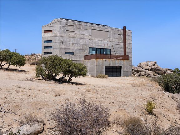 2nd image of 60240 Juniper Rd