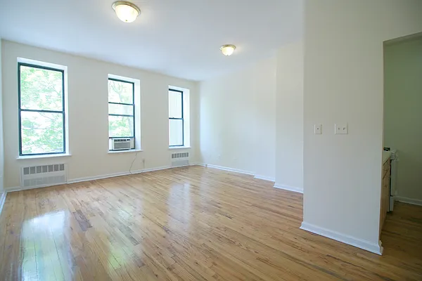 Rented by Link NY Realty | media 1