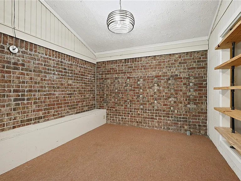 2505 Rustling Oaks Dr — Photo 10