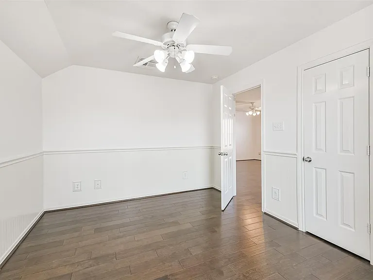 2507 Liza Ct — Photo 32