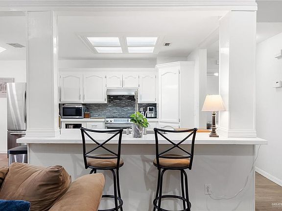 5th image of 1710 Harvest St