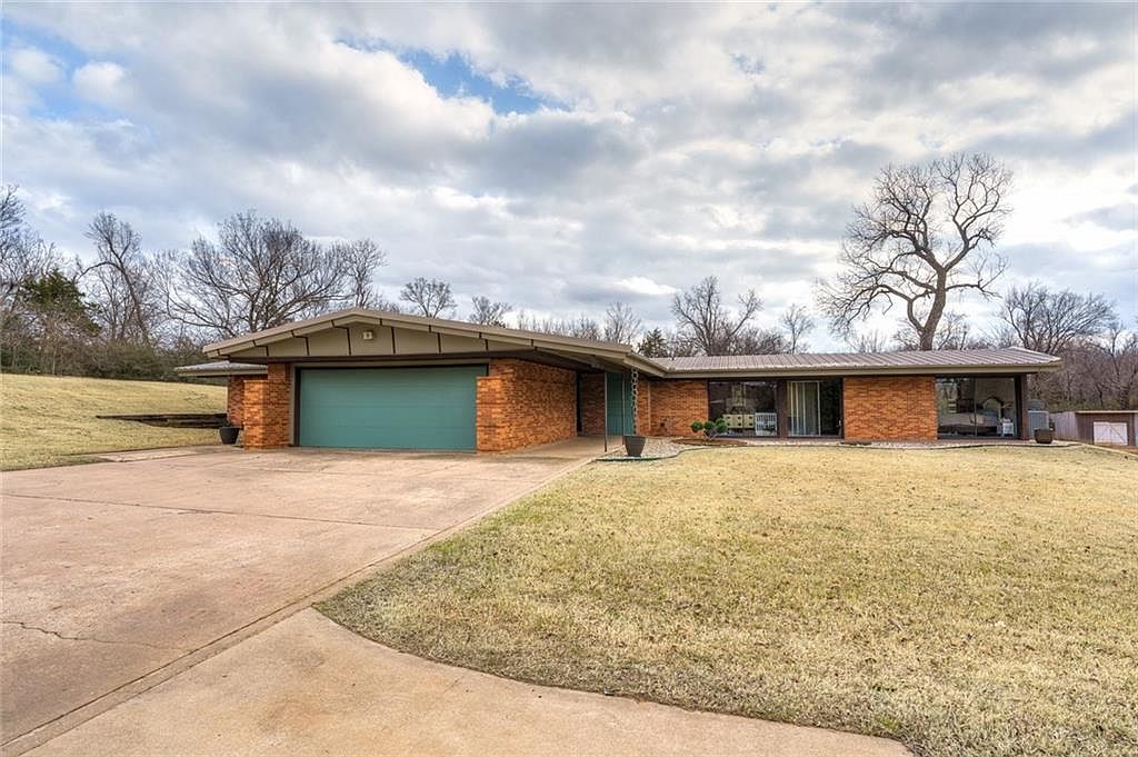 CAPTAINS HELM × VILLAGEDOOR Nexx Vilijord Mudvalley Matte Sand Modular Adventure Helmet