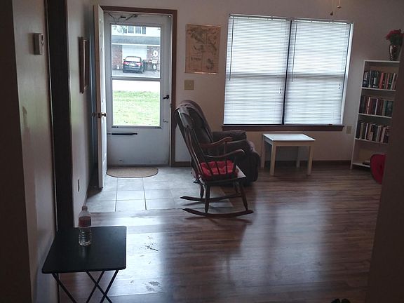 3rd image of 202 N 10th St