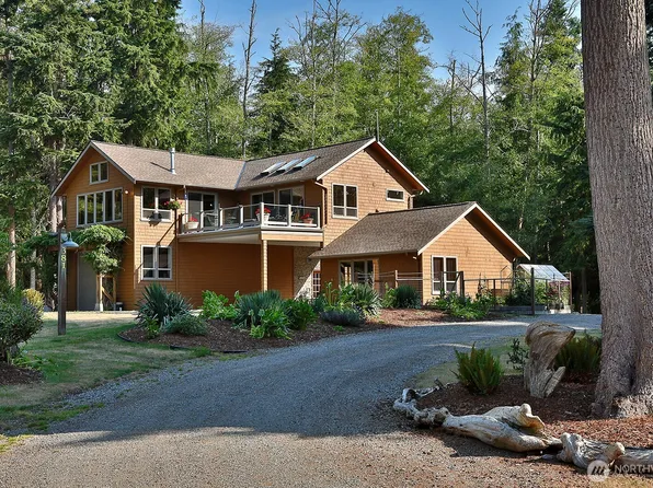 381 Lake Hancock Drive, Coupeville, WA 98239