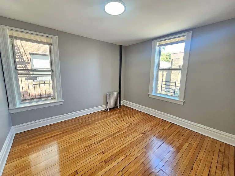 317 William St #2D — Photo 4