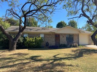 131 Tryall Ct, Runaway Bay, TX 76426