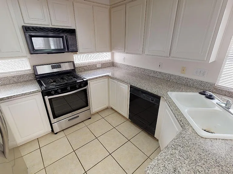 715 Plantain Lily Ave — Photo 7