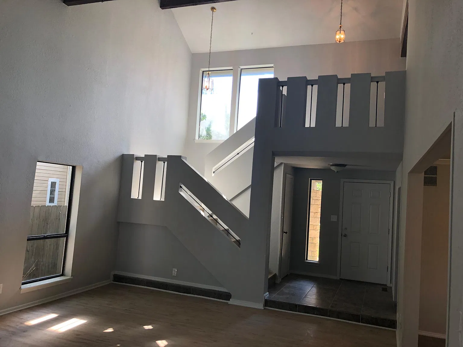 3 bed, 2.5 bath, 2035 sqft, $1,900 — Photo 3