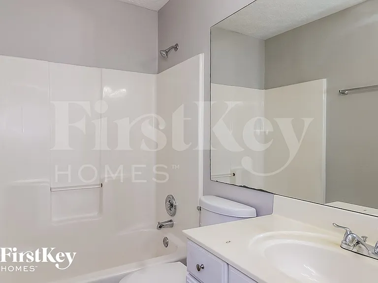 680 Crossbridge Aly — Photo 11