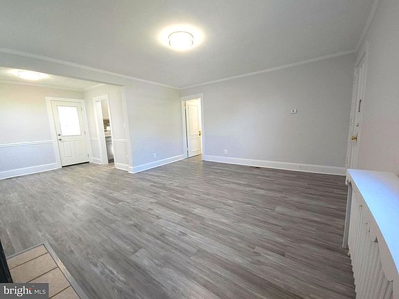 2nd image of 733 N Abingdon St #1