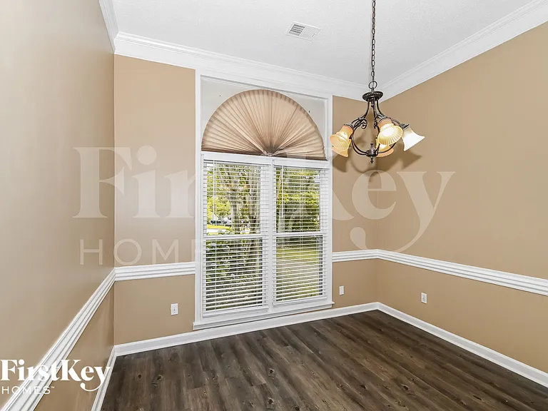 844 Tropicana Dr E — Photo 6