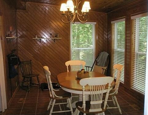 3rd image of 6712 Mill Ln