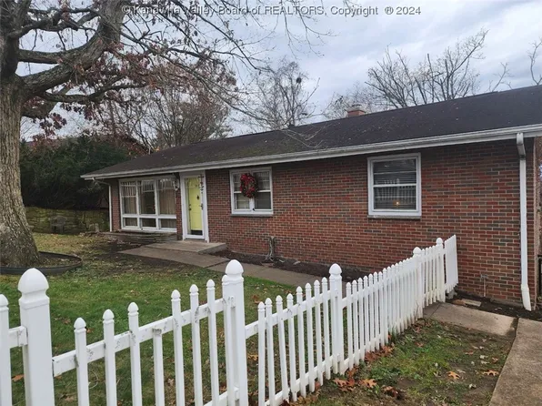 1403 Viewmont Dr, Charleston, WV 25302