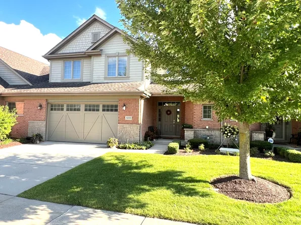 20399 Grosse Point Dr, Frankfort, IL 60423