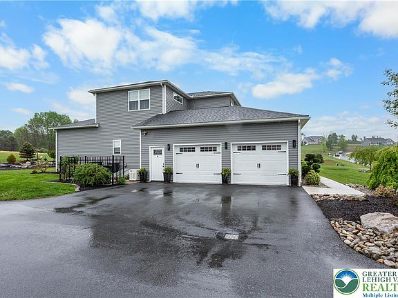 2nd image of 1367 Colony Ln