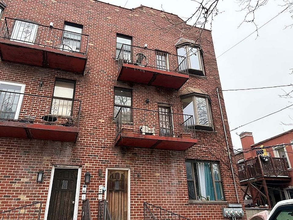 L'Appartement DEUXIEME CLASSE - nakky【L’Appartement】Rib B/N Knit 644 New York Ave APT 2, Brooklyn, NY 11203 | Zillow