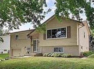 8733 Park View Blvd, La Vista, NE 68128