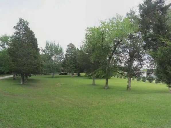 2628 Bristow Rd, Columbia, TN 38401