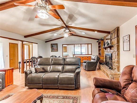3rd image of 1704 Westwood Ln