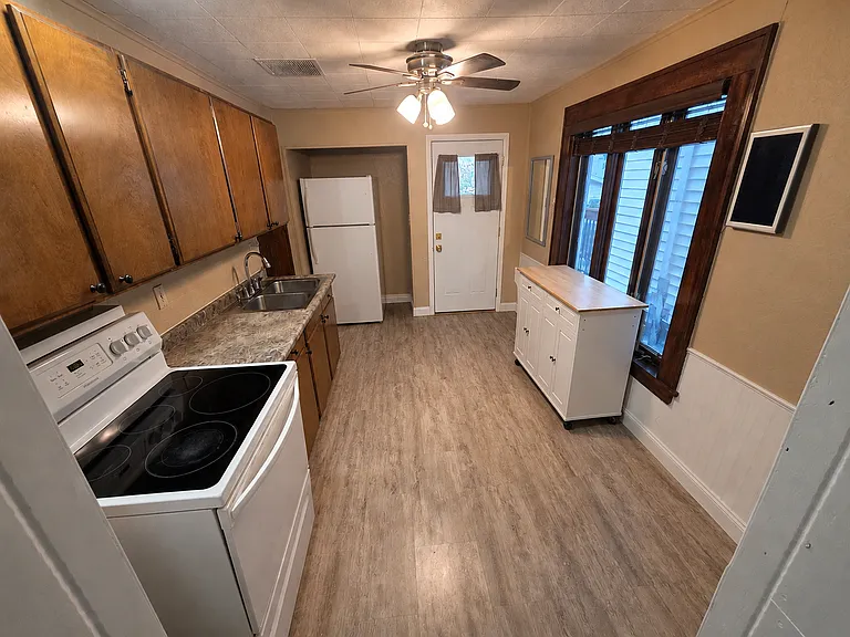 3022 Restormel St — Photo 5