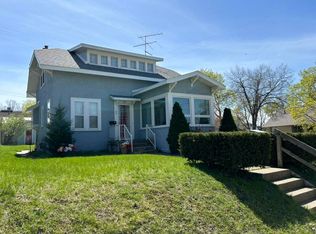 104 Burr Oak St NE, Grand Rapids, MI 49505