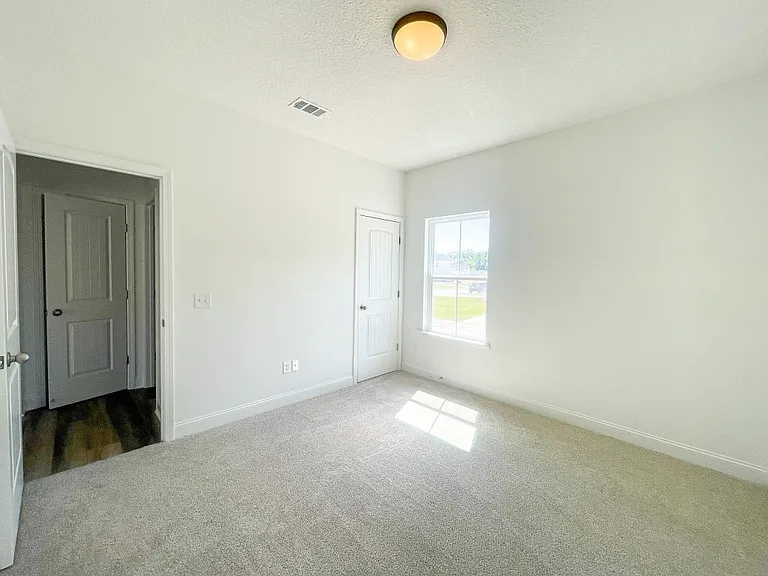 549 Meloney Dr — Photo 13