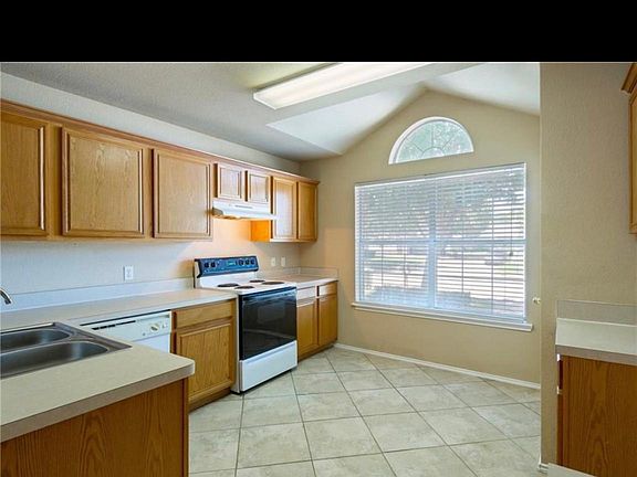 4th image of 1025 Enfilar Ln #1