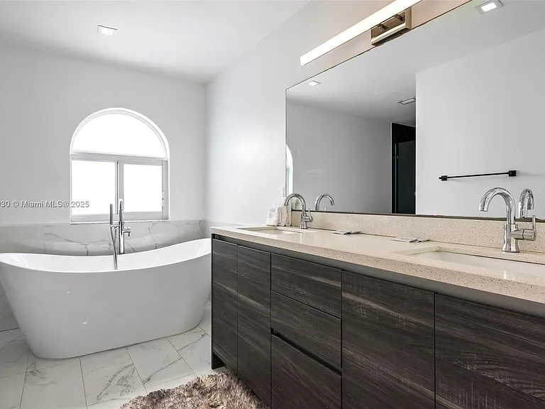 1651 SW 13th Ave — Photo 36