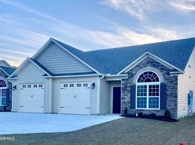 3221 Gordon Dr, Greenville, NC