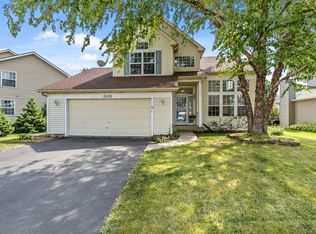 2418 Autumn Grove Cir, Aurora, IL 60504