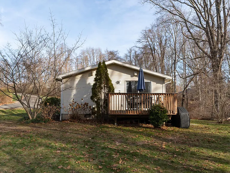 1091 Boston Post Rd — Photo 21