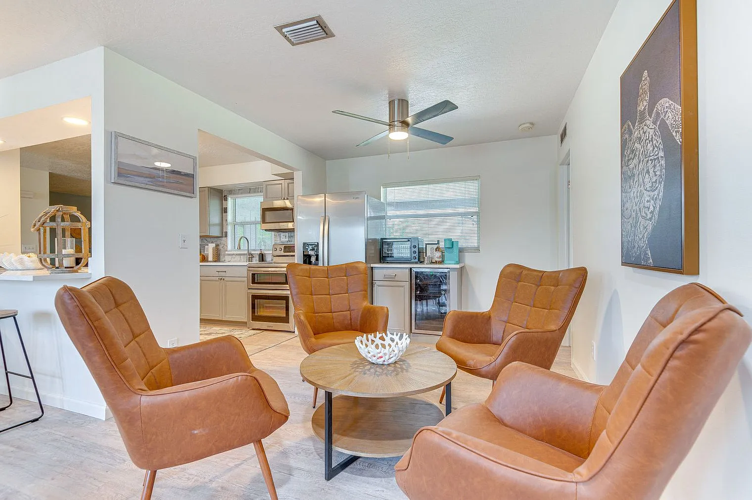 4 bed, 2.0 bath, 2142 sqft, $6,031 — Photo 2