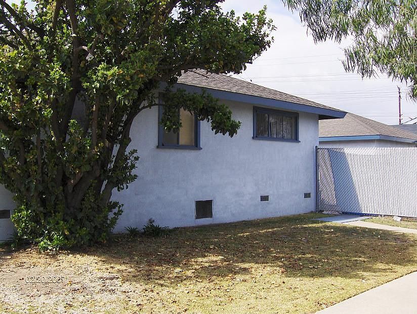 2nd image of 8073 Canna Cir