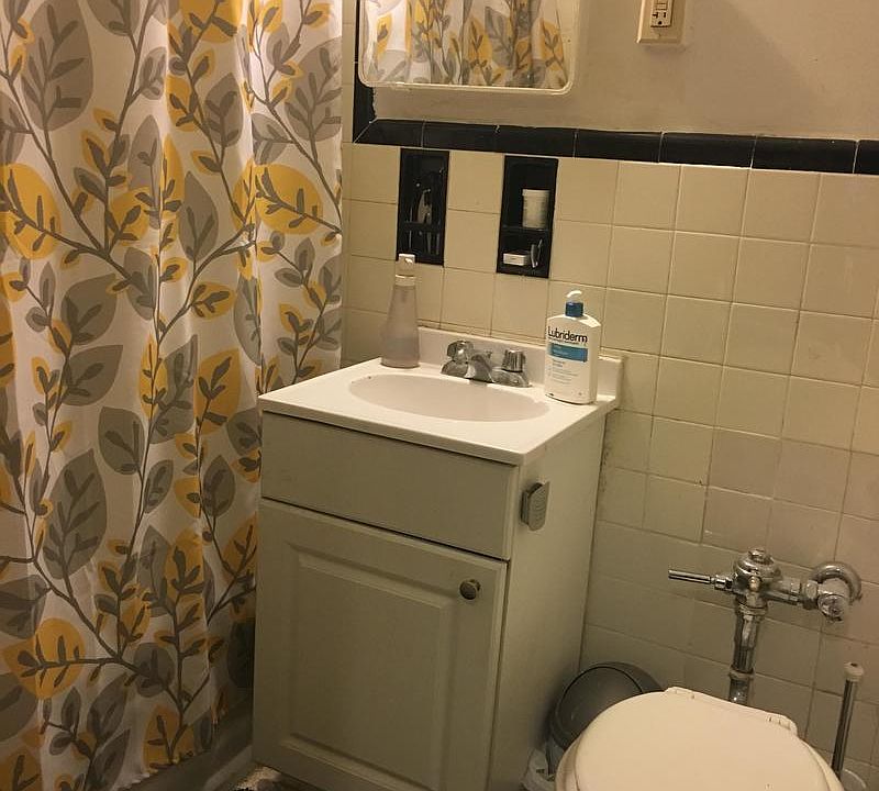 1st image of 324 E 48th St APT 4