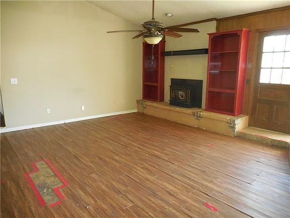 2nd image of 1040 Royal Ln