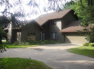 974 Beaver Crossing Ln, Saline, MI