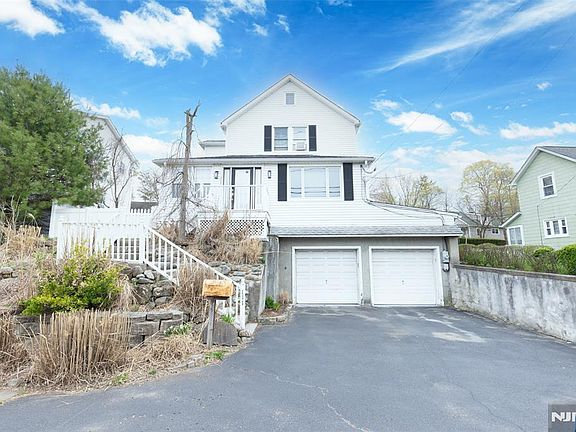 2nd image of 111 Ramapo Valley Rd