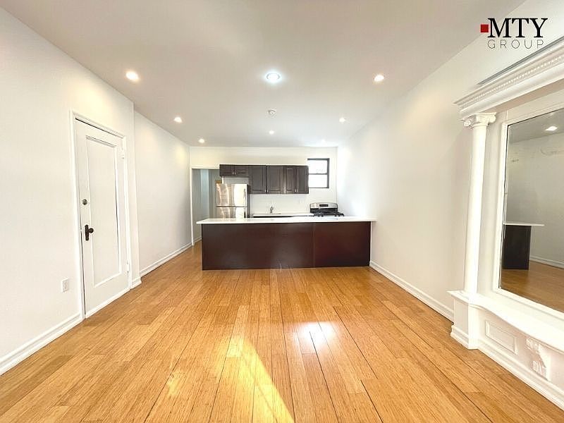 1st image of 84 Livingston St APT 2