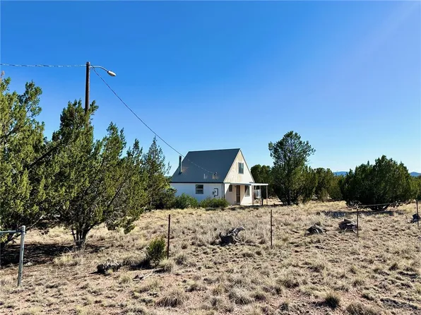 26915 W El Dorado Dr, Seligman, AZ 86337