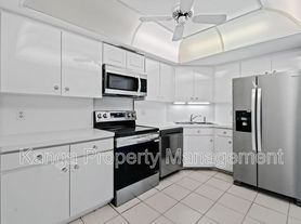 2425 Presidential Way