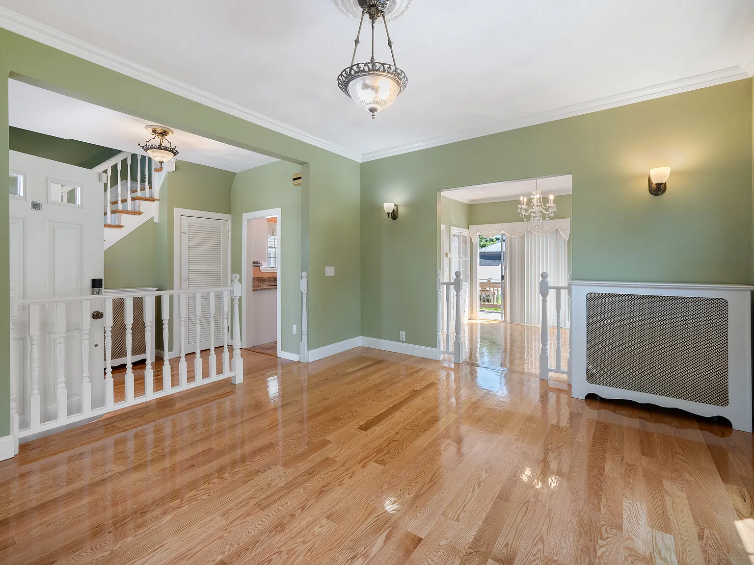 3 bed, 1947 sqft, $3,700 — Photo 4